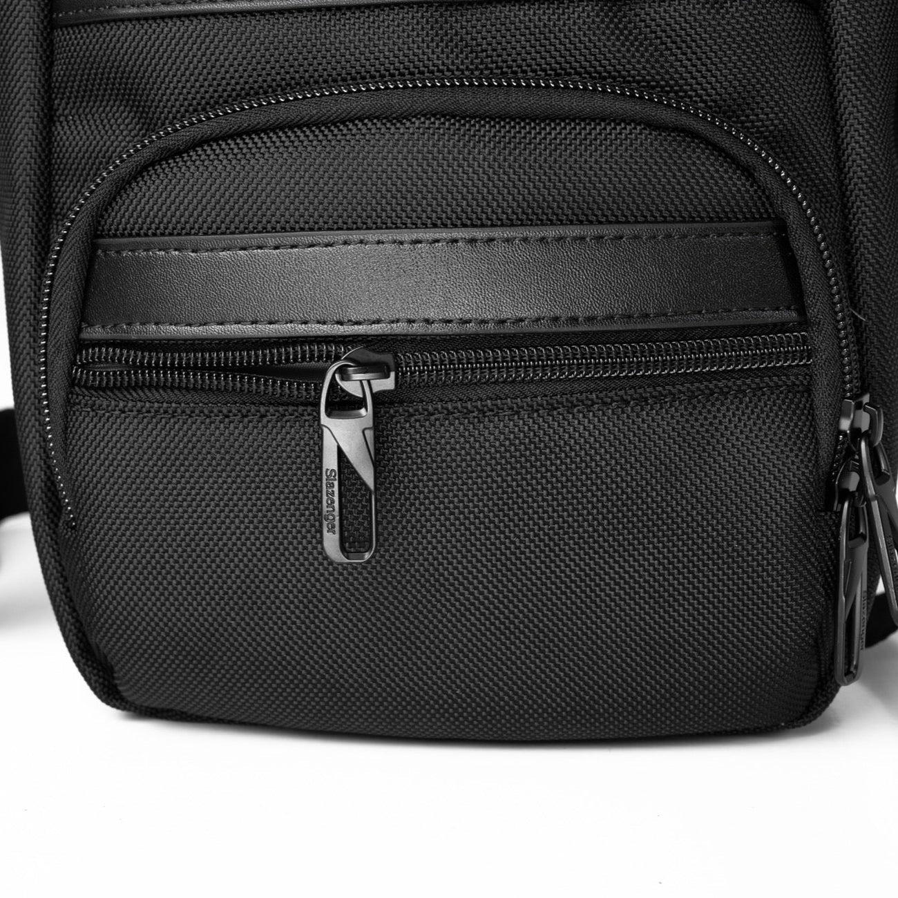 תיק צד Crossbody עם הגנת RFID מבית SLAZENGER