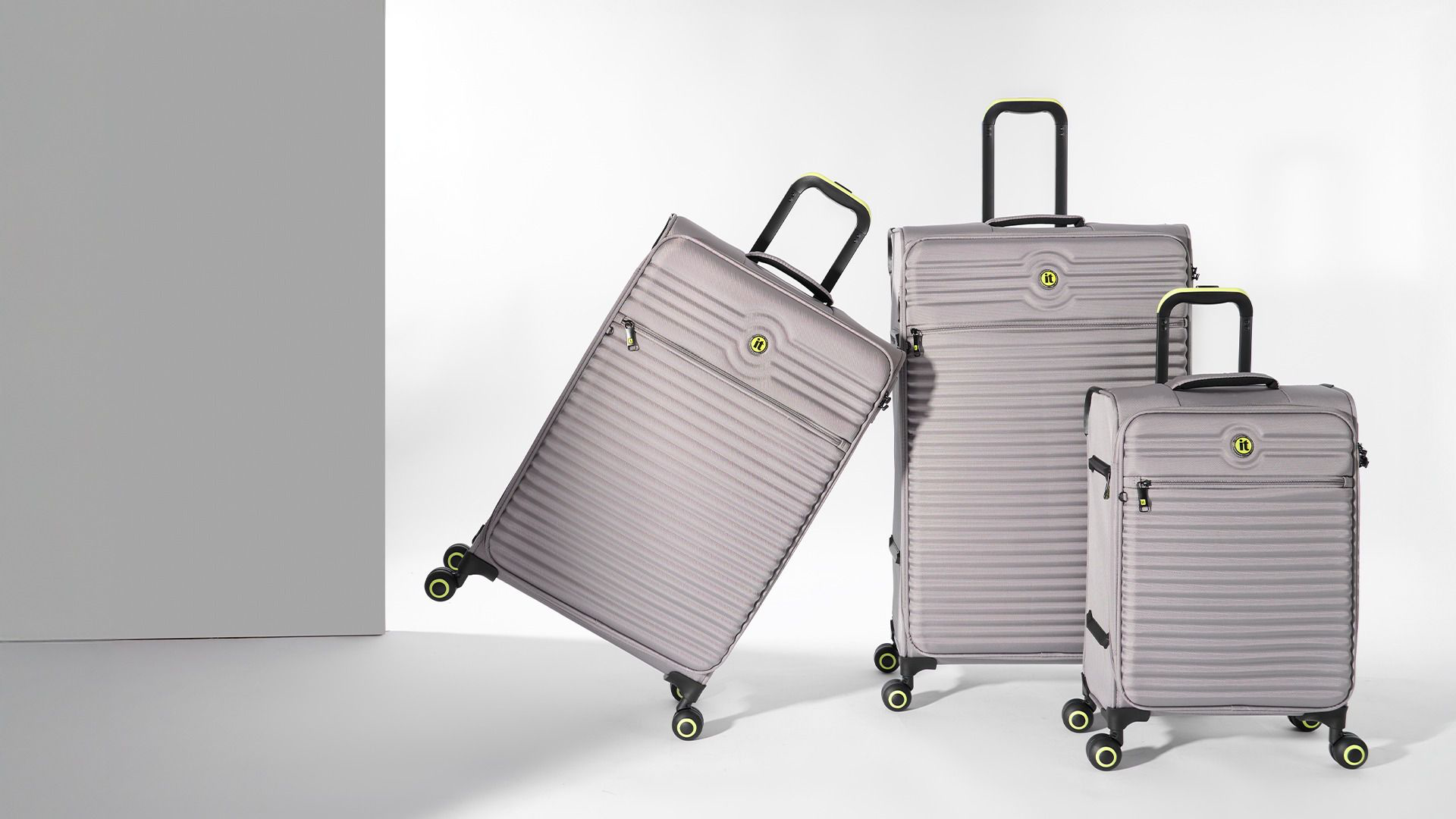 סט מזוודות it Luggage דגם Circulator