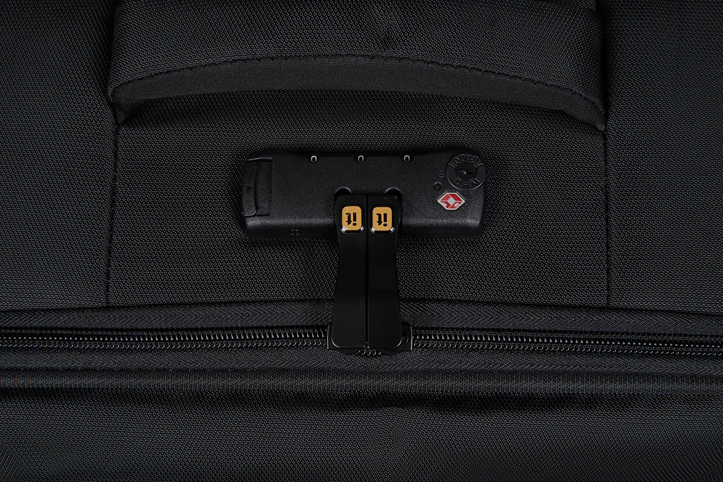 סט מזוודות it Luggage דגם Simultaneous