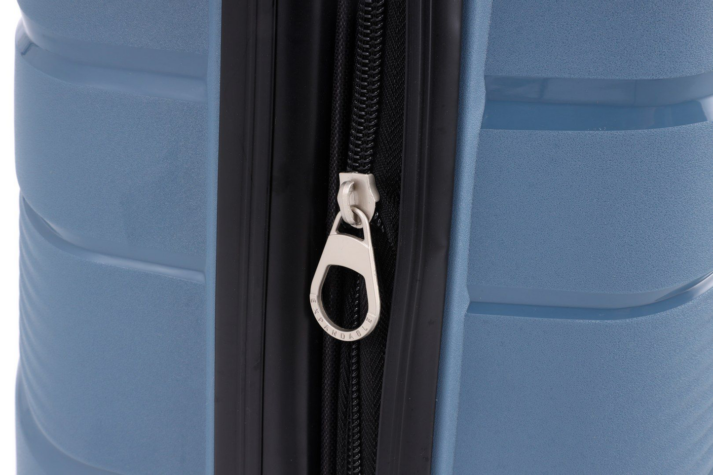 מזוודות סוויס טרולי עליה מטוס SWISS PP