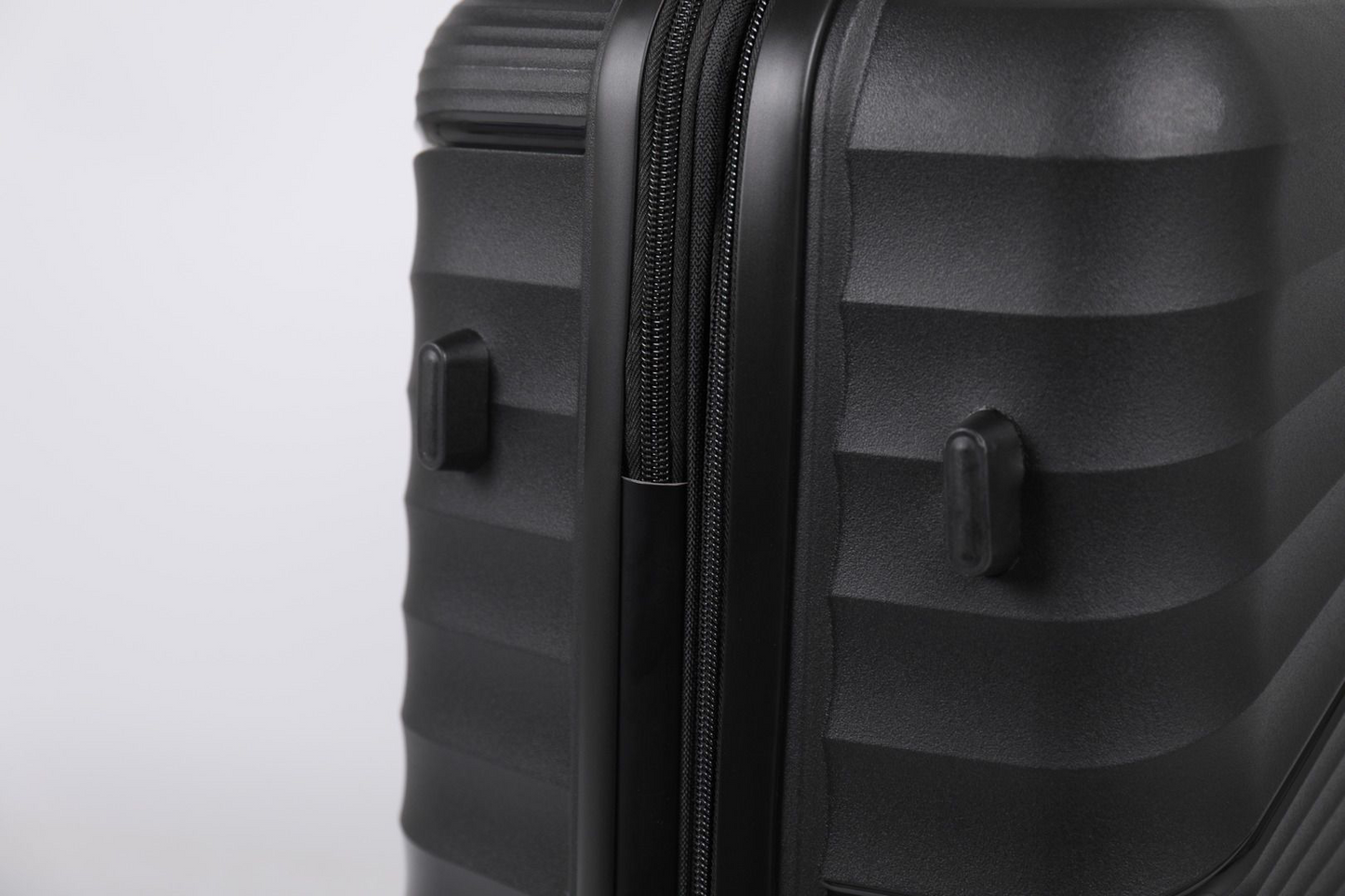 סט מזוודות סוויס SWISS TECH