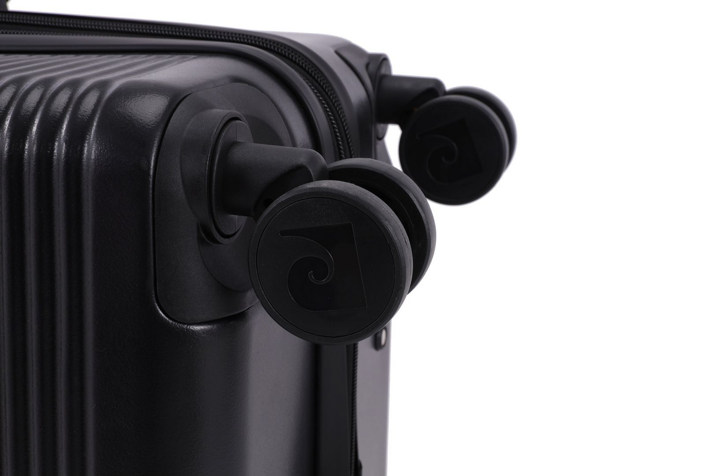 מזוודות Pierre Cardin דגם Saturn