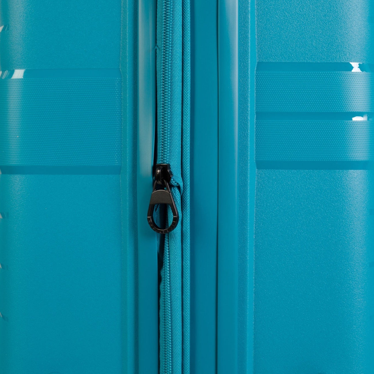 סט מזוודות קשיחות 100% פוליפרופילן אחריות נגד שבר מבית המותג האנגלי SLAZENGER דגם SPIRIT