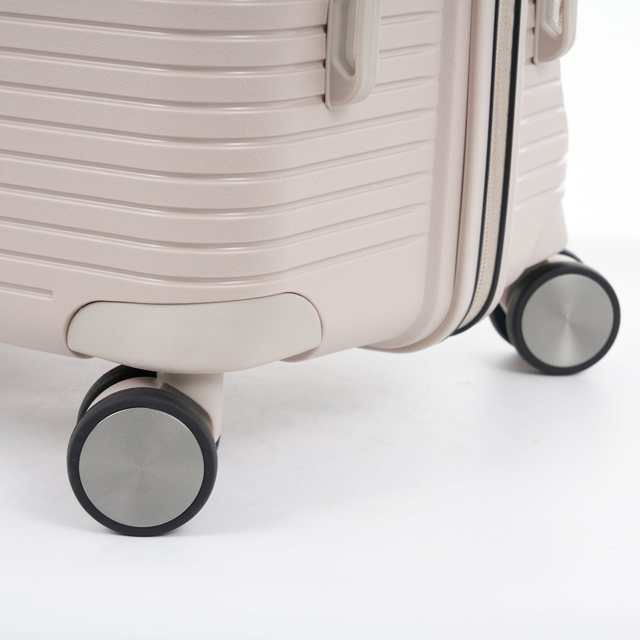 סט שלישיית מזוודות יוקרה קשיחות מהסדרה עטורת הפרסים מבית VERAGE דגם ROME MONTI