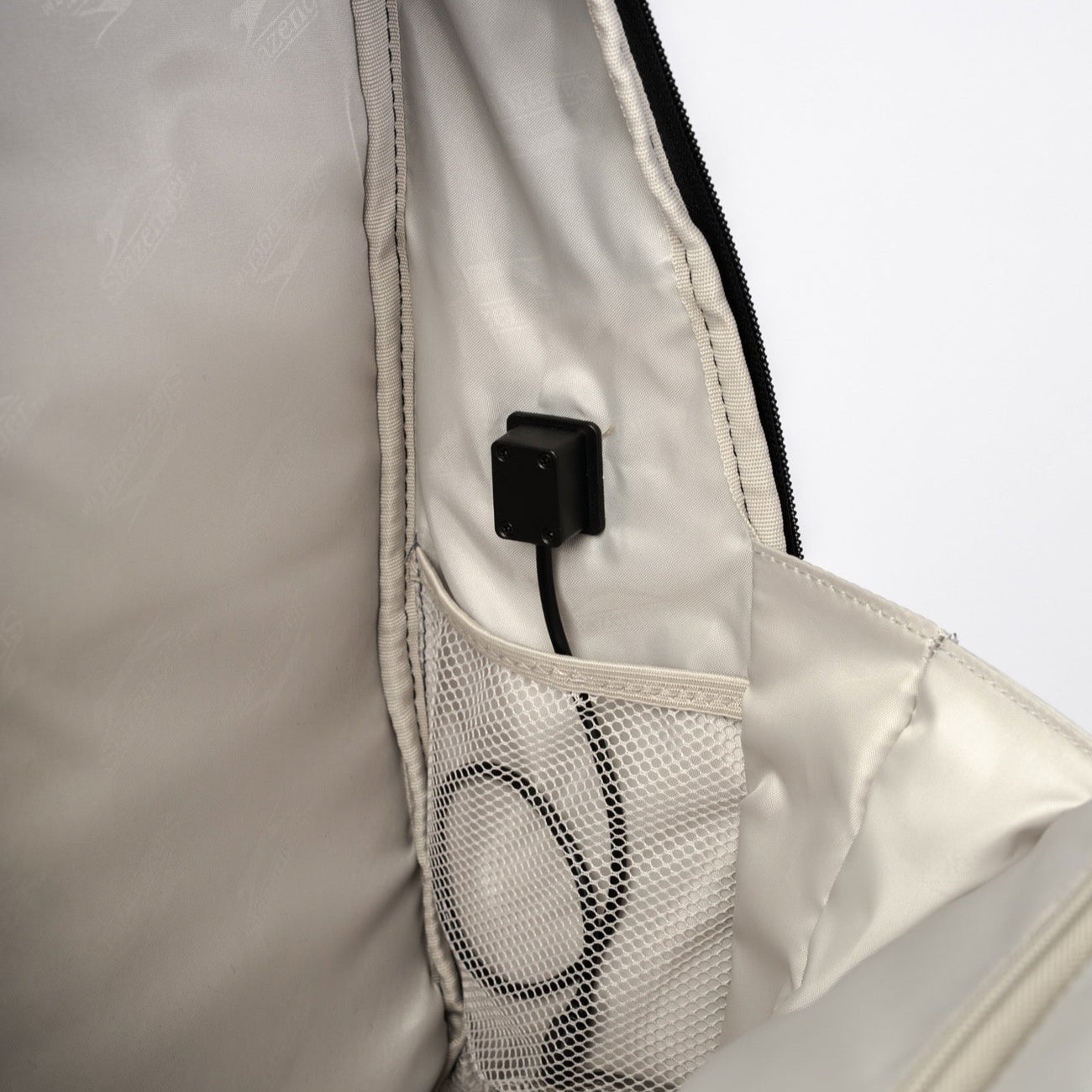 תיק גב יוקרתי עסקי למחשב נייד 15.6״ מבית SLAZENGER מסדרת OXFORD