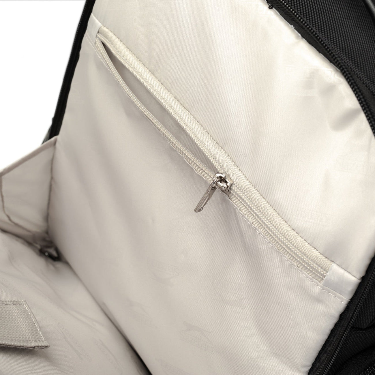 תיק גב יוקרתי עסקי למחשב נייד 15.6״ מבית SLAZENGER מסדרת OXFORD