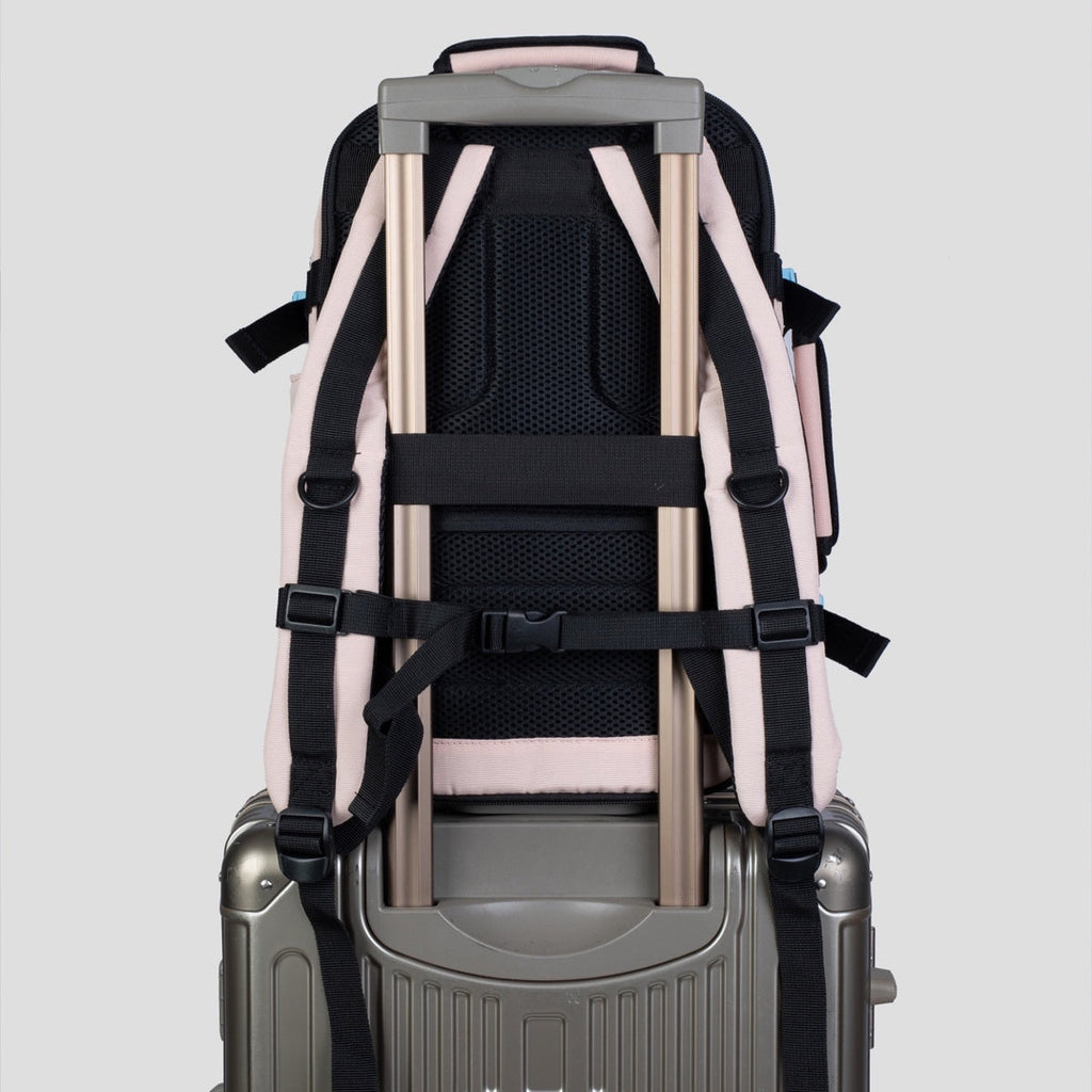 תיק עליה למטוס מתרחב מבית המותג ®CABIN FLY דגם SKYLITE מידה M 40X30X20CM