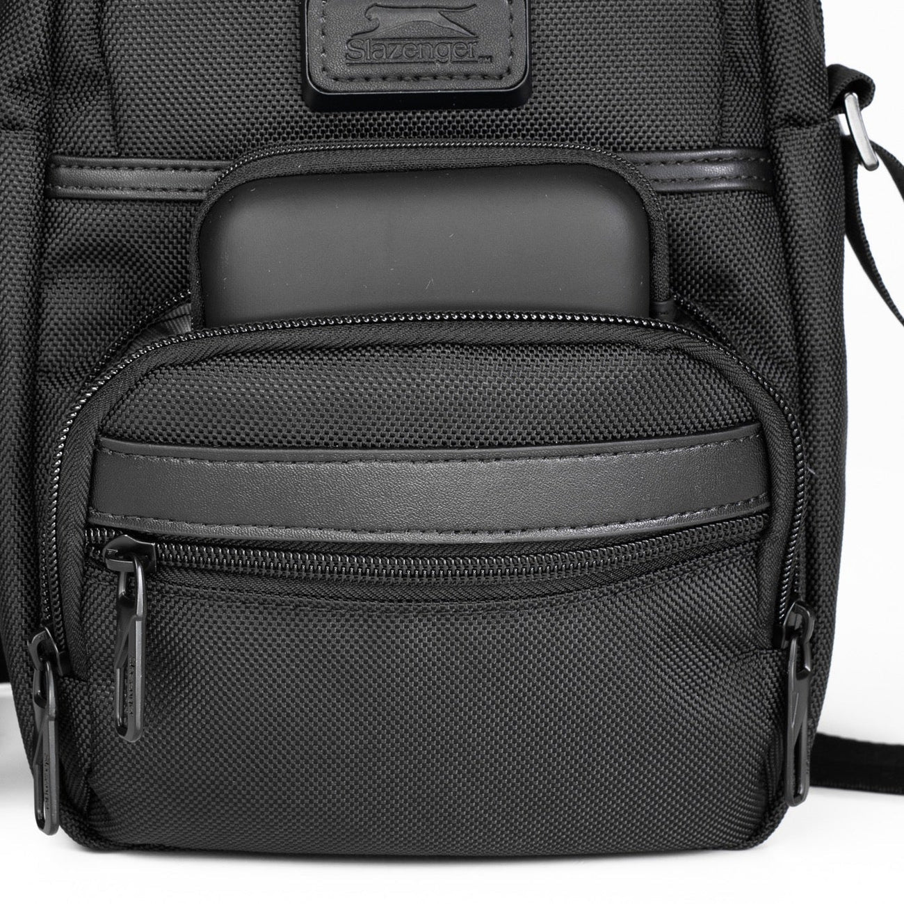תיק צד Crossbody עם הגנת RFID מבית SLAZENGER
