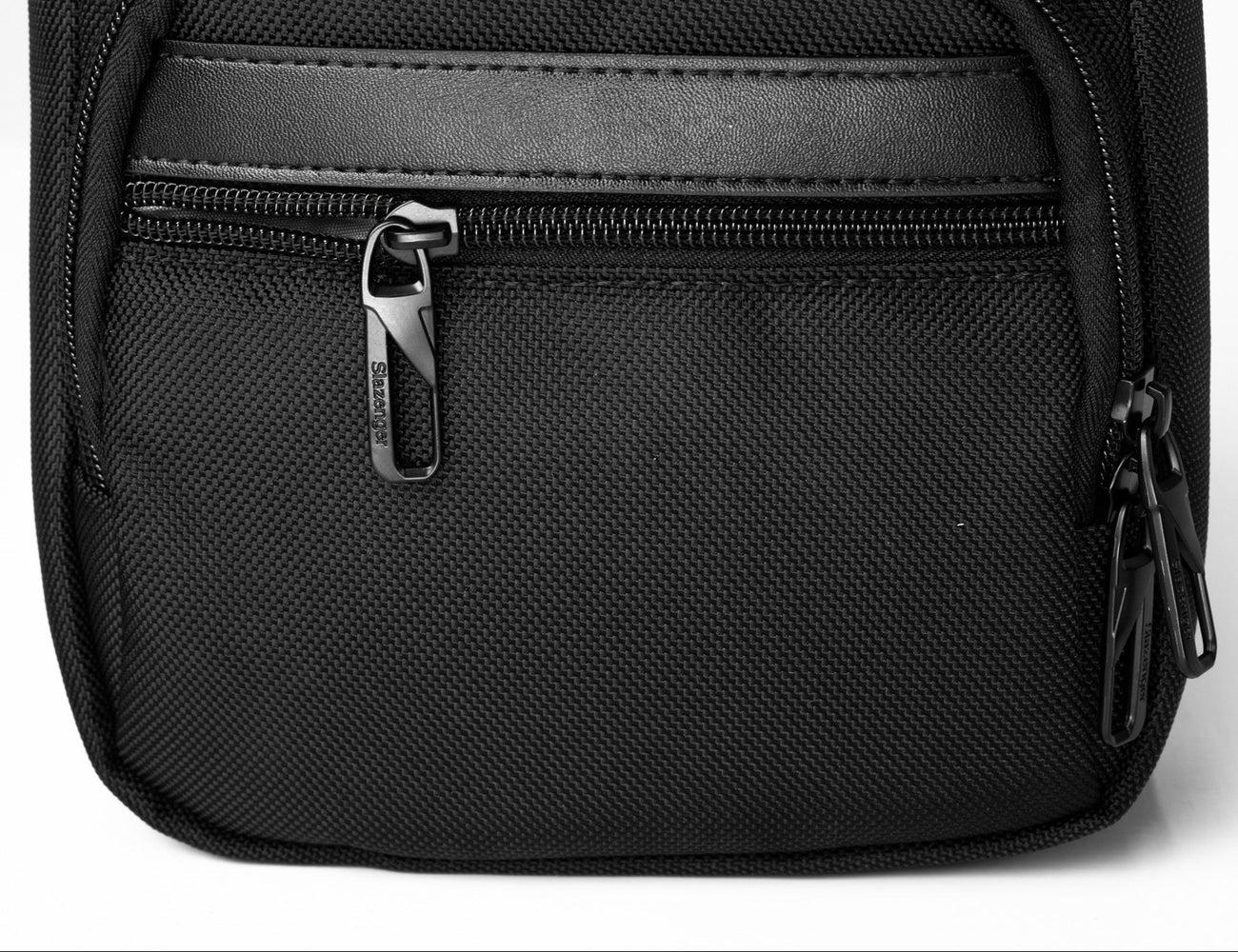 תיק צד בסגנון אוכף ״7.3 דגם OXFORD מבית המותג היוקרתי SLAZENGER