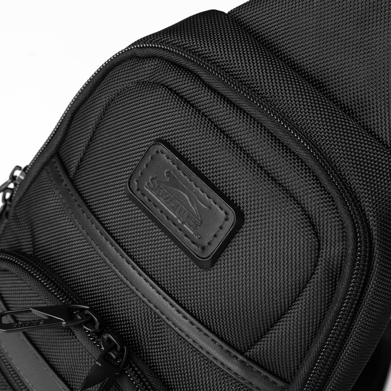 תיק צד Sling Bag מסדרת OXFORD מבית SLAZENGER