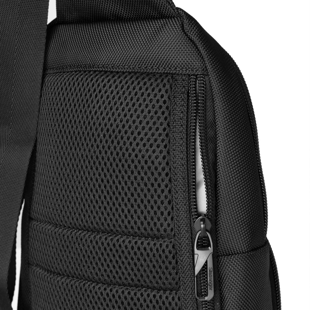 תיק צד Sling Bag מסדרת OXFORD מבית SLAZENGER