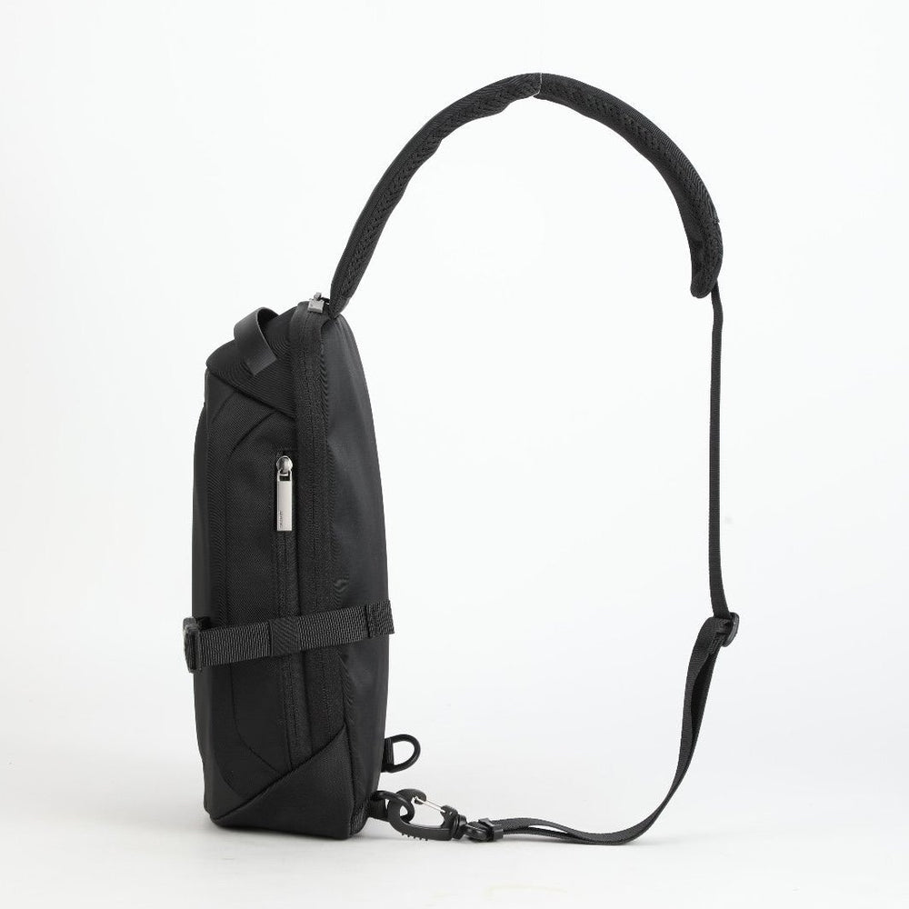 תיק צד פונקציונאלי וקל משקל בסגנון אוכף אלכסון עמיד למים מבית המותג AOKING צבע שחור