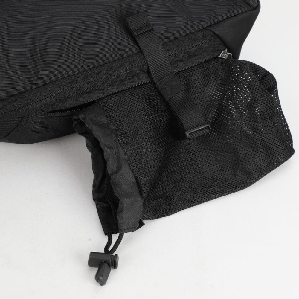 תיק צד פונקציונאלי וקל משקל בסגנון אוכף אלכסון עמיד למים מבית המותג AOKING צבע שחור