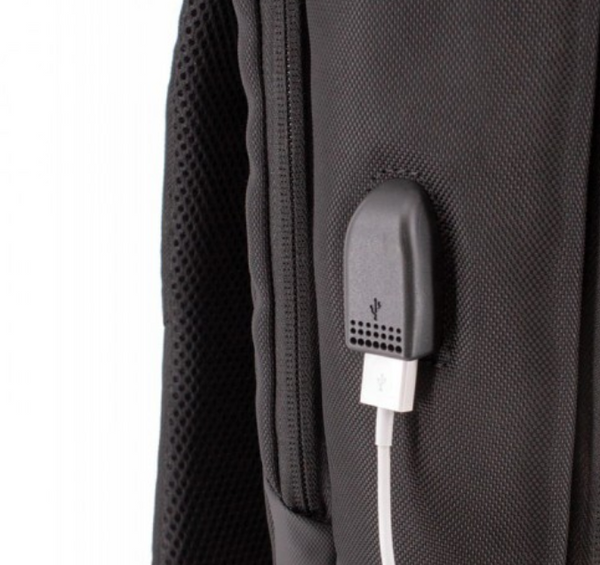 תיק גב עסקי יוקרתי ופונקציונלי ללפטופ 15.6" מבית המותג השוויצרי SWISSBRAND דגם NORWICH