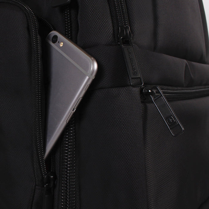 תיק גב פונקציונלי וספורטיבי ללפטופ 15.6" מבית המותג השוויצרי SWISSBRAND דגם WEMBLEY