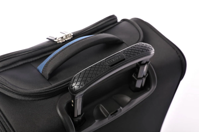 טרולי יוקרתי קטן 14" UNDERSEAT מתחת למושב המטוס הכולל USB מבית VERAGE דגם VISIONARY 10DW