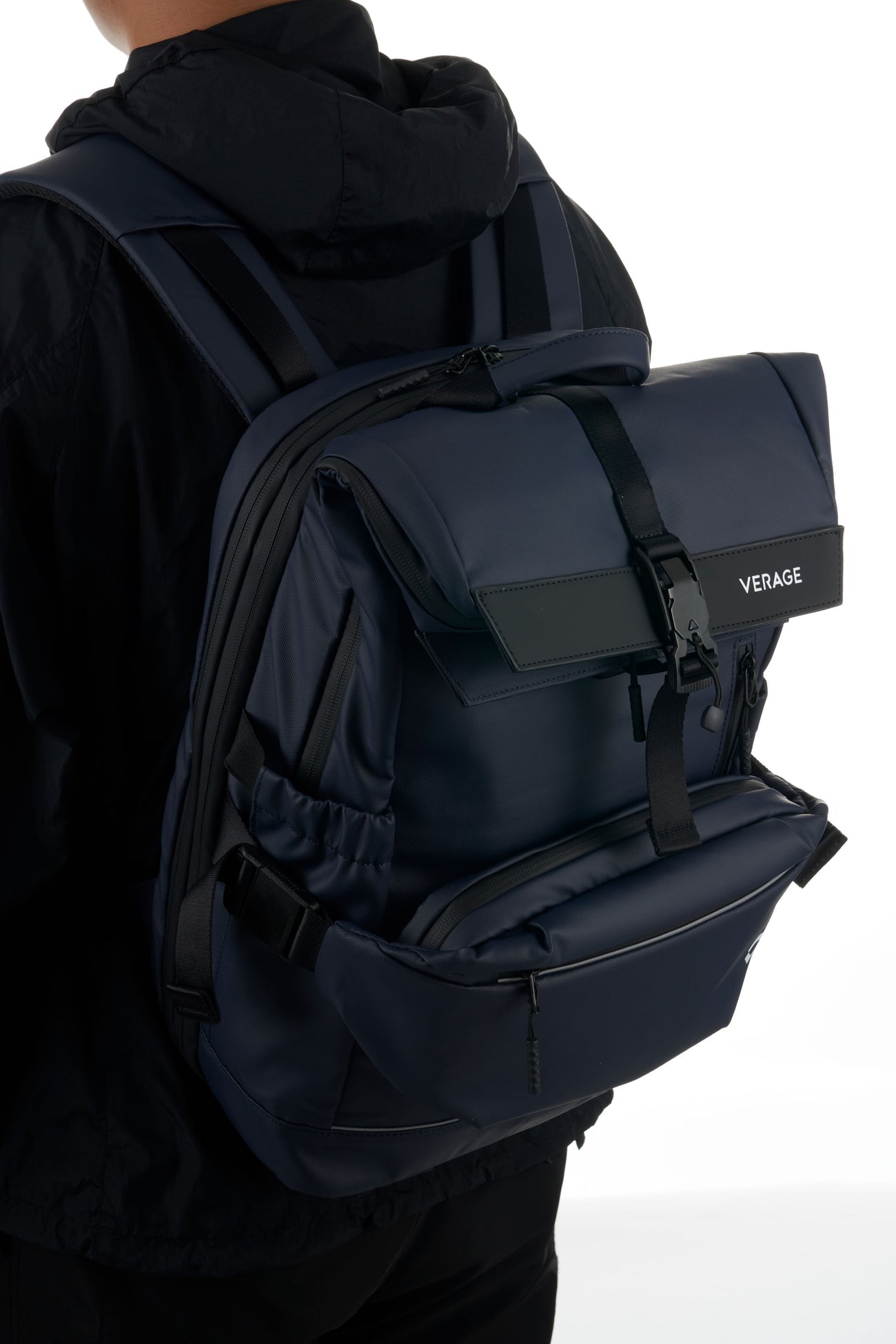 תיק גב רב תכליתי עם פאוץ׳ הניתן להפרדה ותא ללפטופ מבית מותג היוקרה VERAGE דגם PULSE BACKPACKS