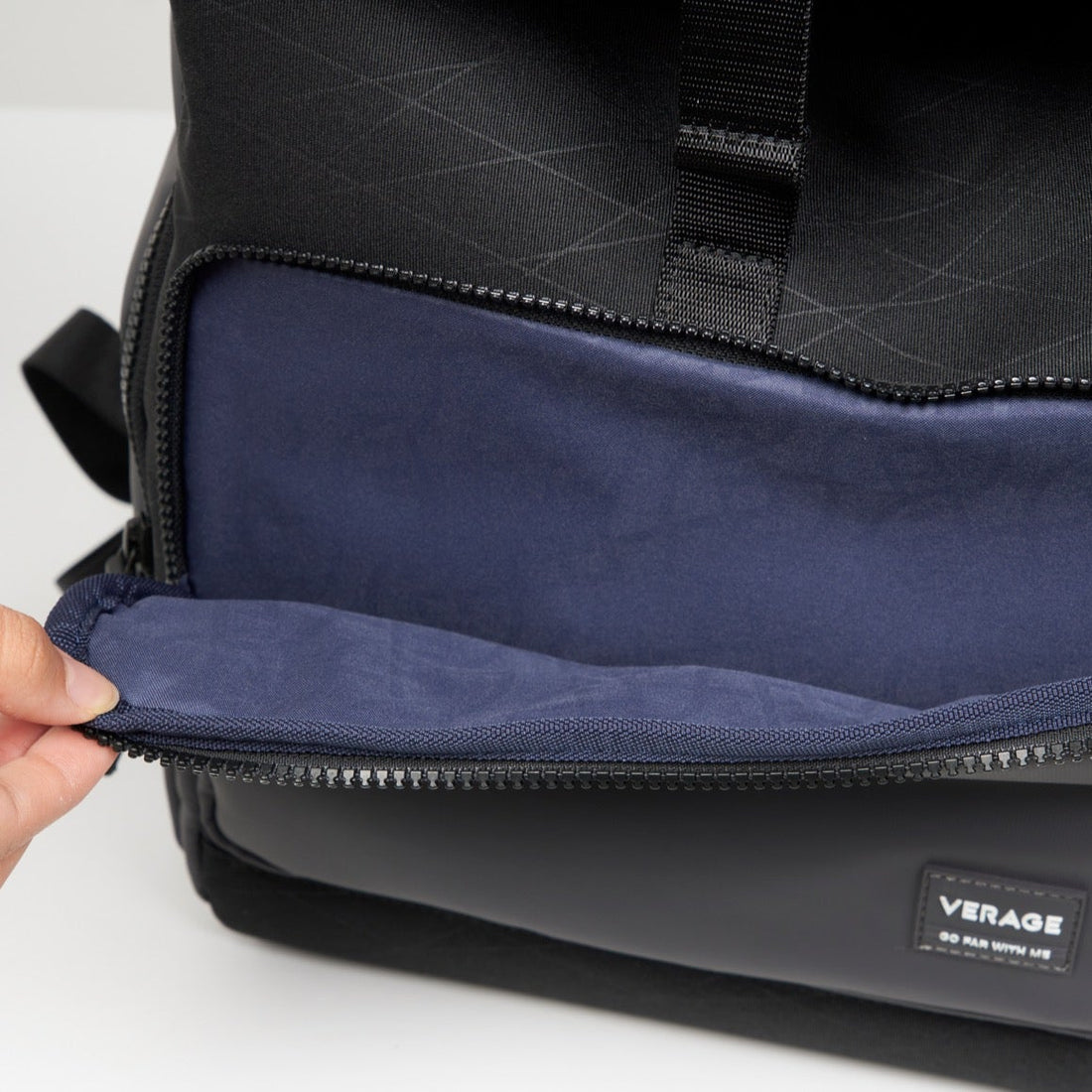 תיק גב עסקי עם תא ללפטופ דגם VERVE מבית מותג היוקרה VERAGE
